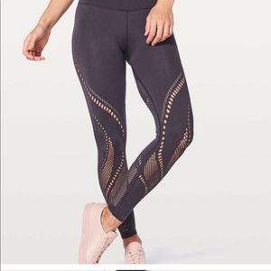 Lululemon reveal tight precision 25” in boysenberry size 6 worn a few times